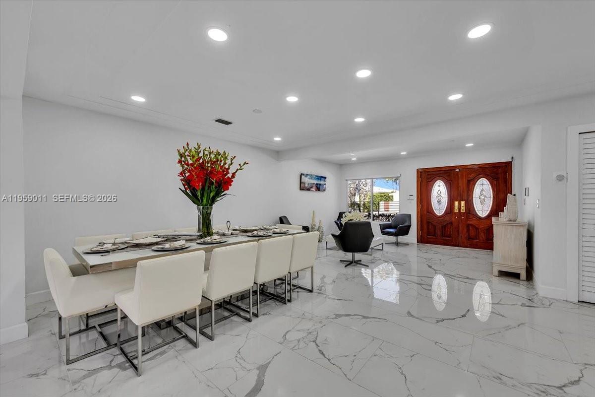 1700 Cleveland Rd Miami Beach, FL 33141