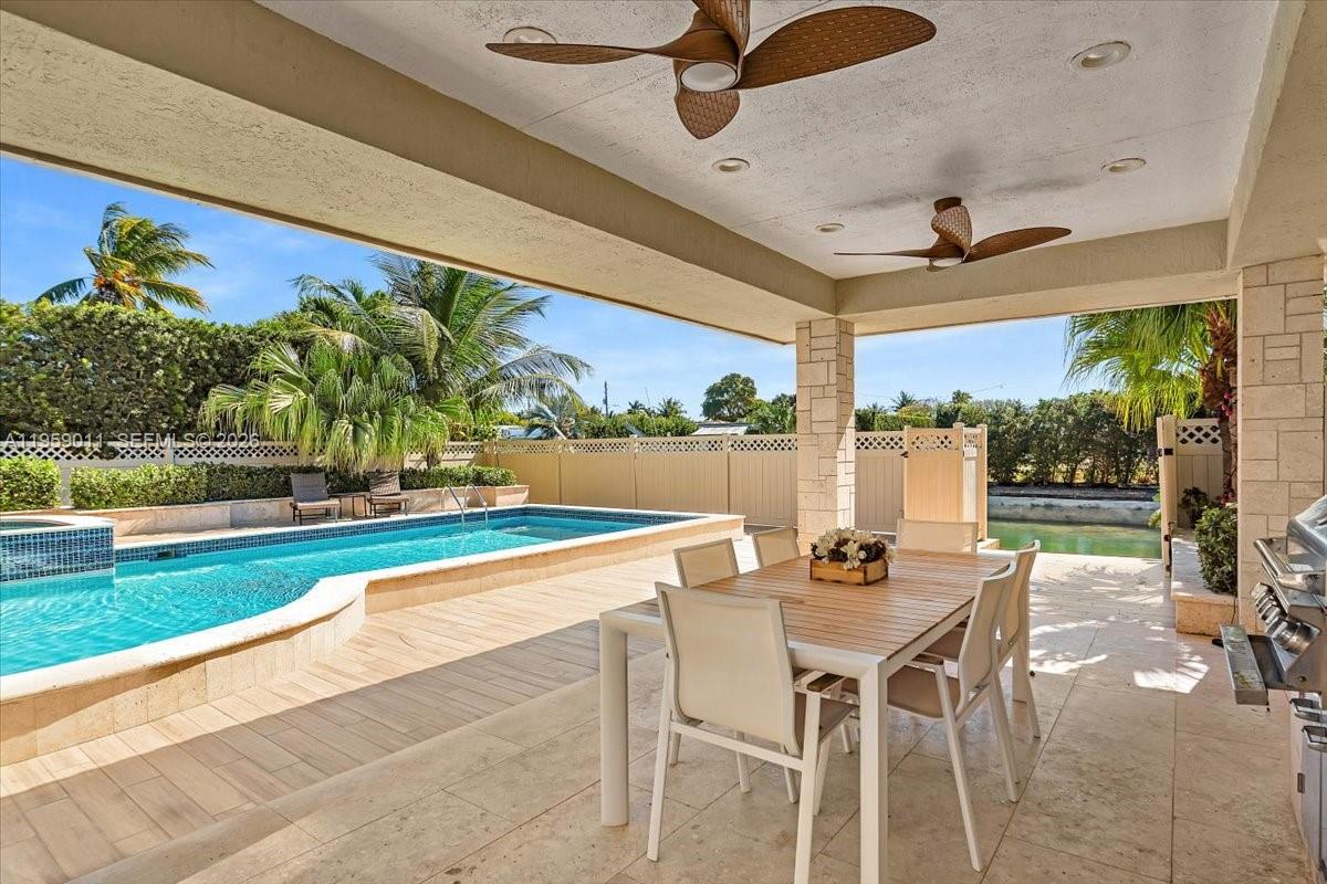 1700 Cleveland Rd Miami Beach, FL 33141