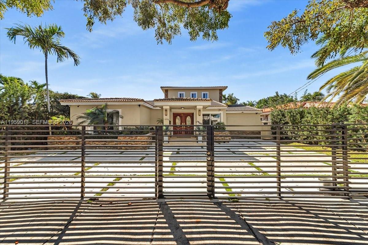 1700 Cleveland Rd Miami Beach, FL 33141