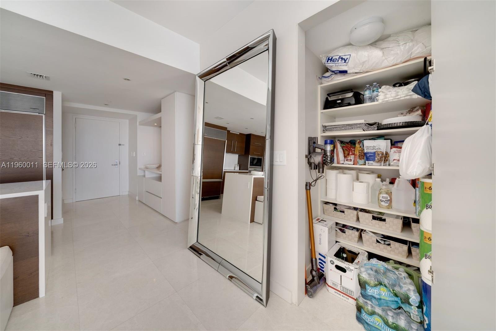 465 Brickell Ave #2703 Miami, FL 33131