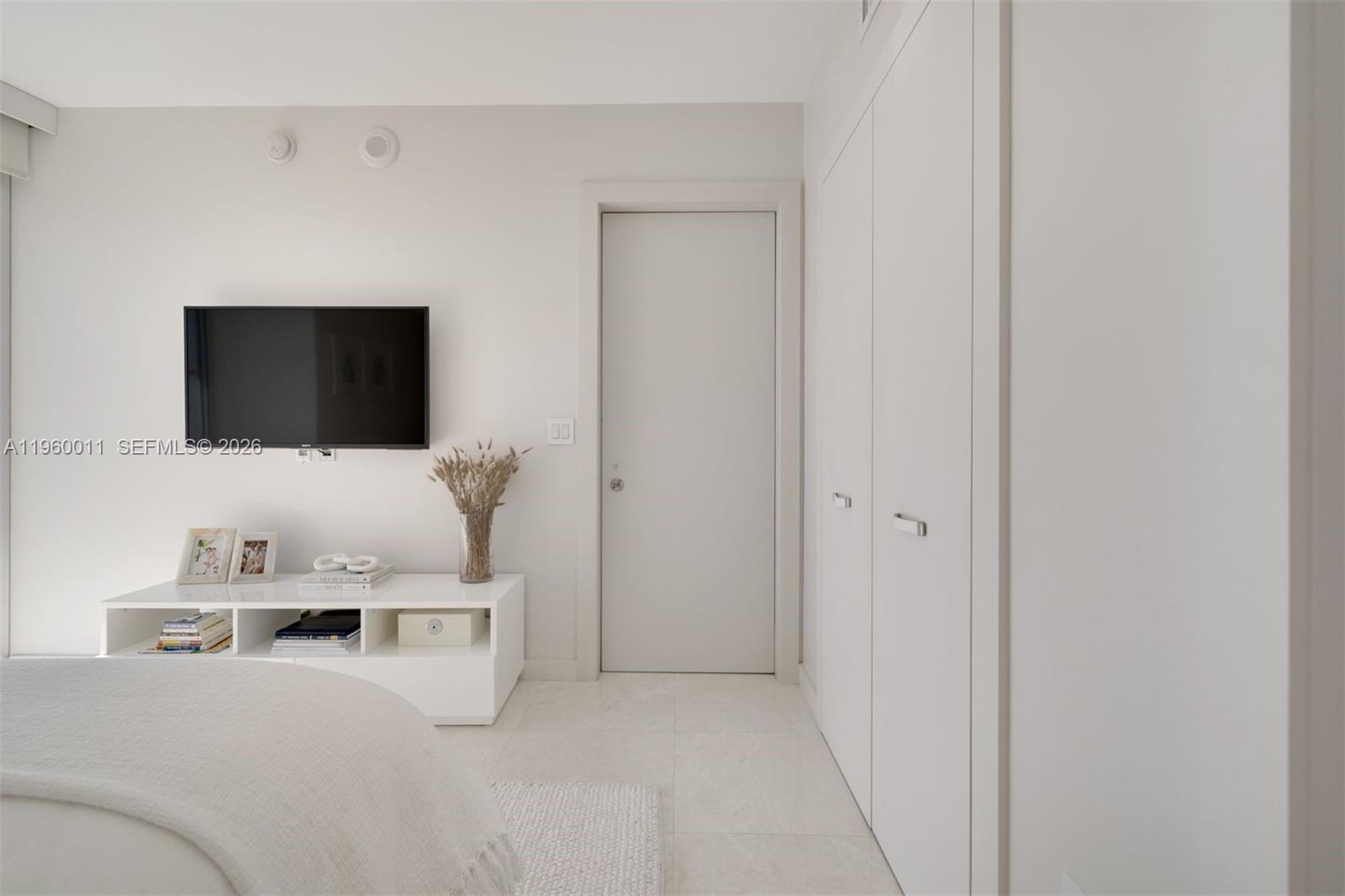 465 Brickell Ave #2703 Miami, FL 33131