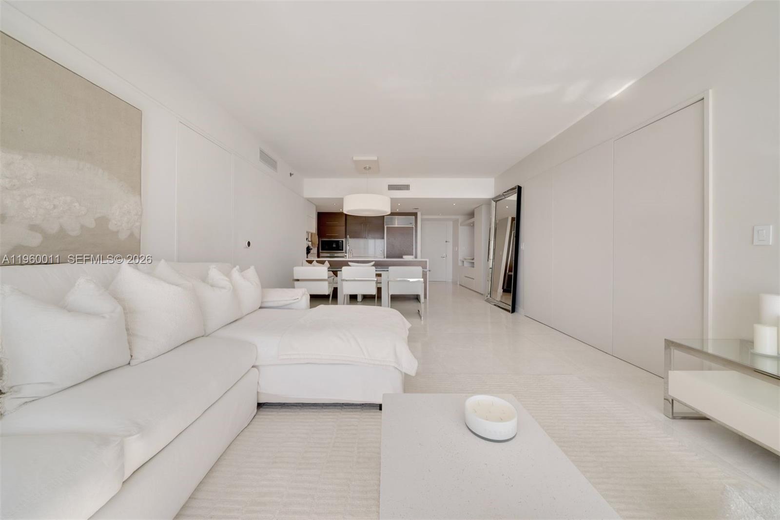 465 Brickell Ave #2703 Miami, FL 33131