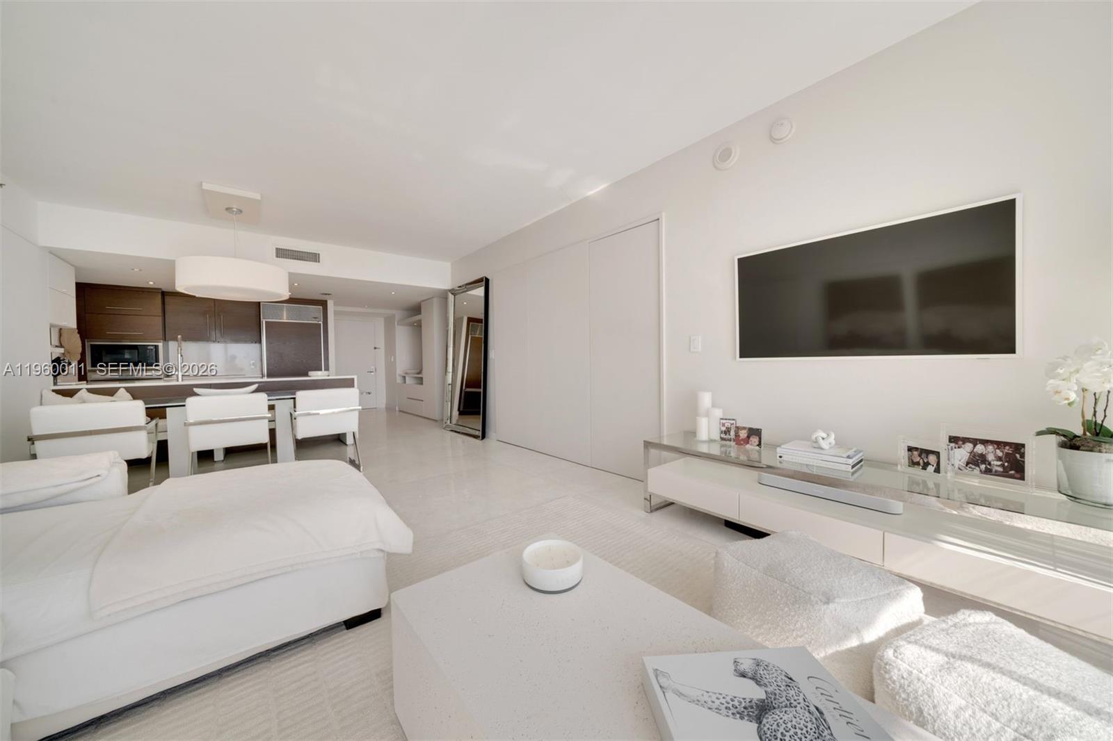 465 Brickell Ave #2703 Miami, FL 33131