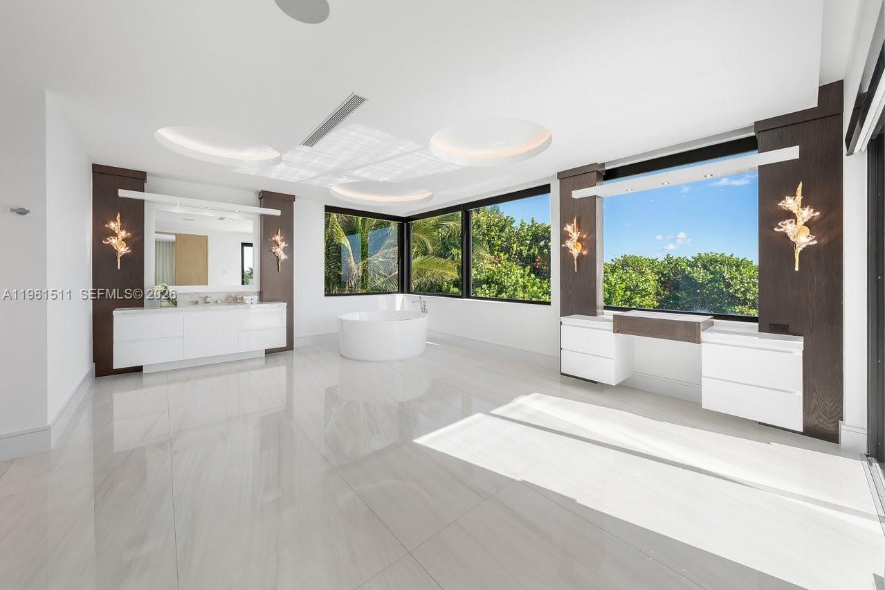 1107 Hillsboro Mile Hillsboro Beach, FL 33062