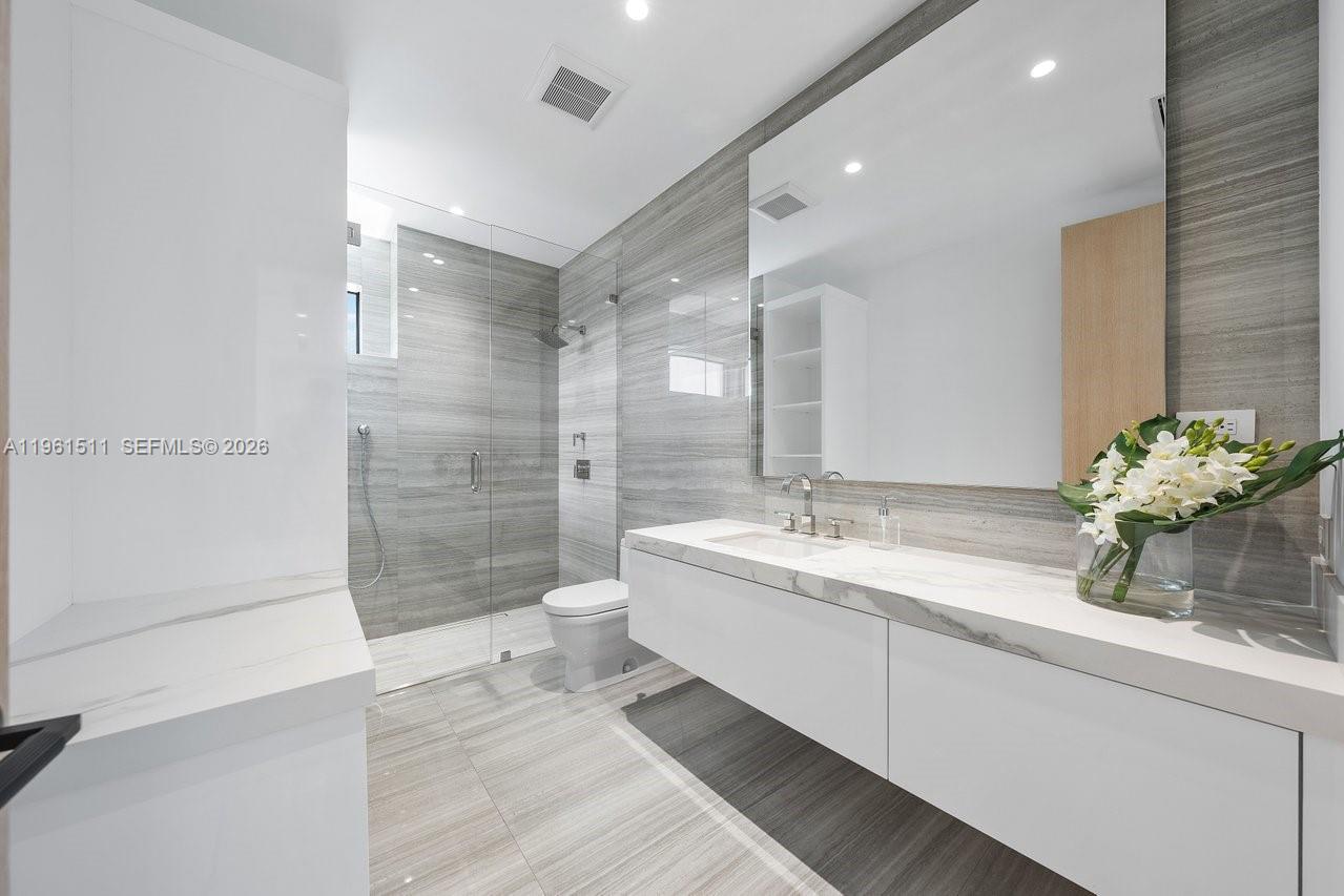 1107 Hillsboro Mile Hillsboro Beach, FL 33062