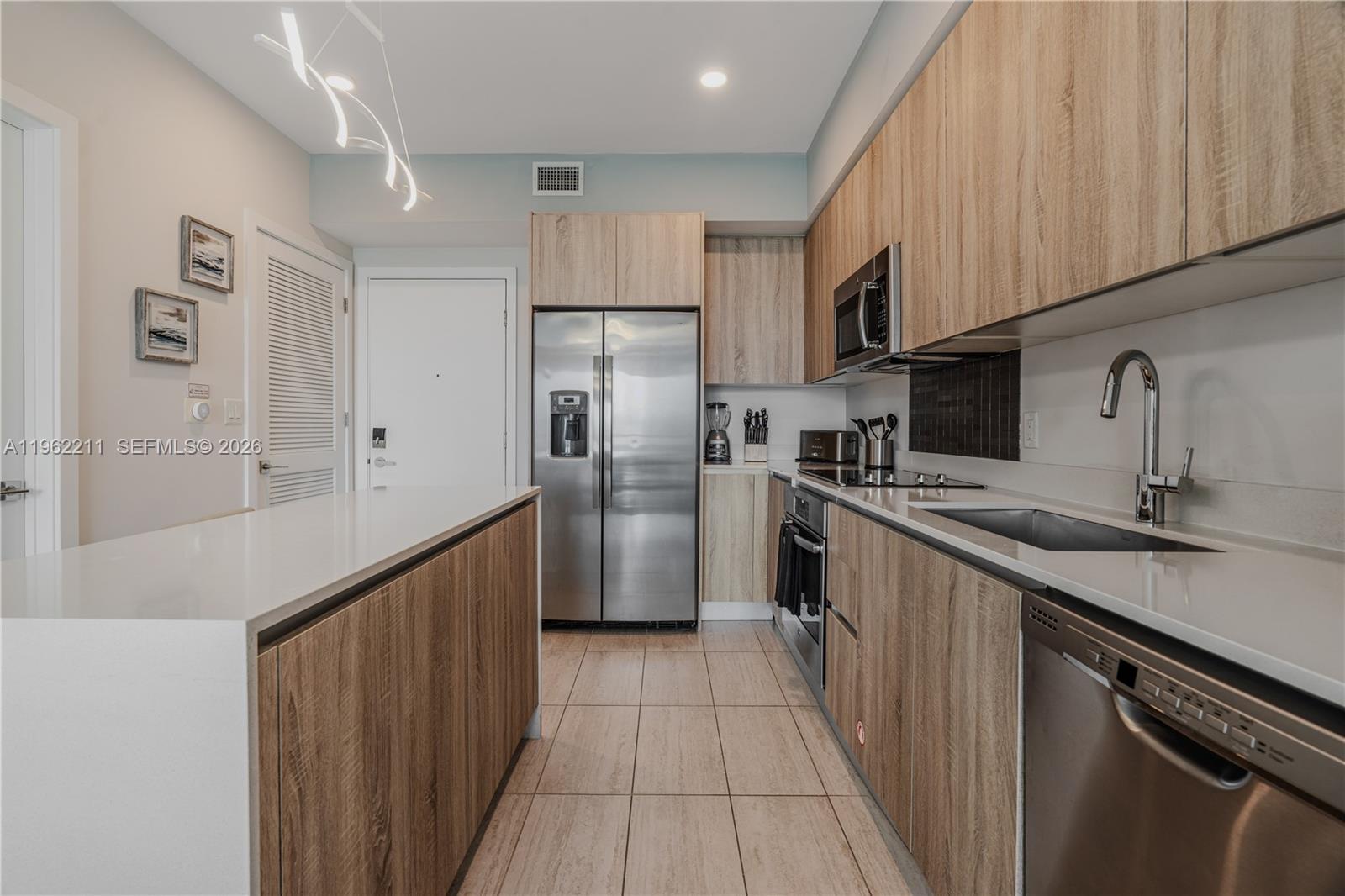 3900 Biscayne Blvd #S-904 Miami, FL 33137