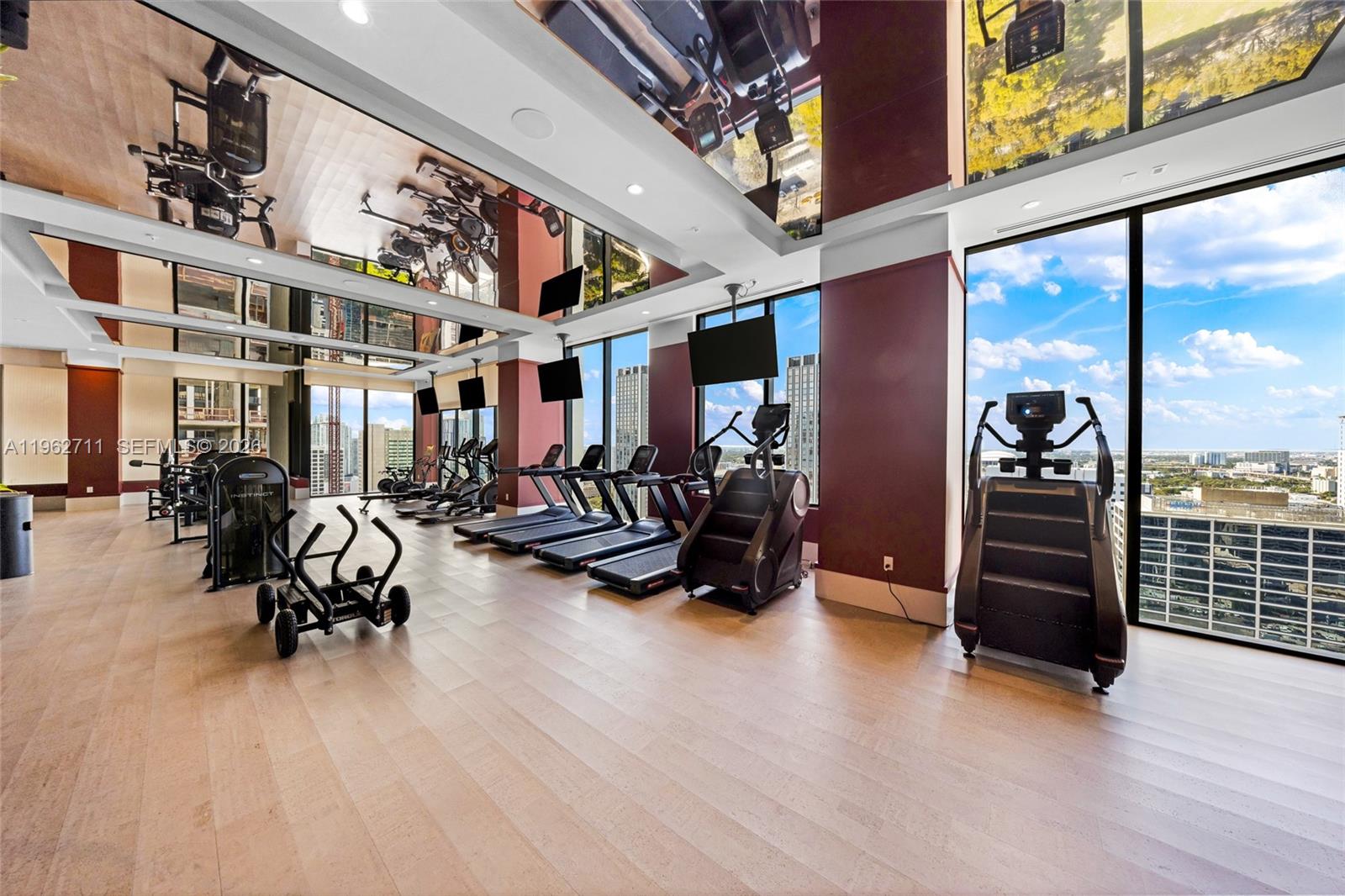 image The Crosby Miami Worldcenter35