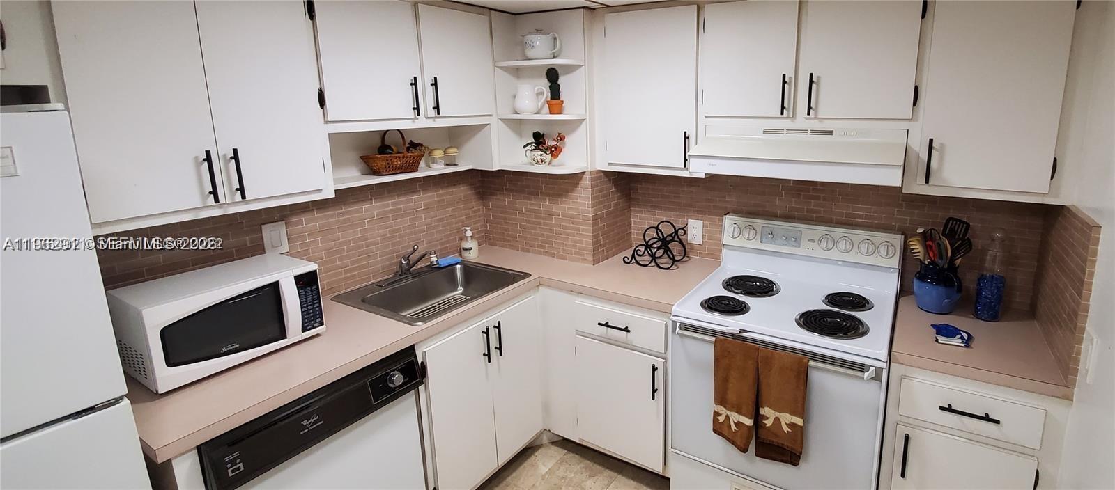 image Arlen House East9