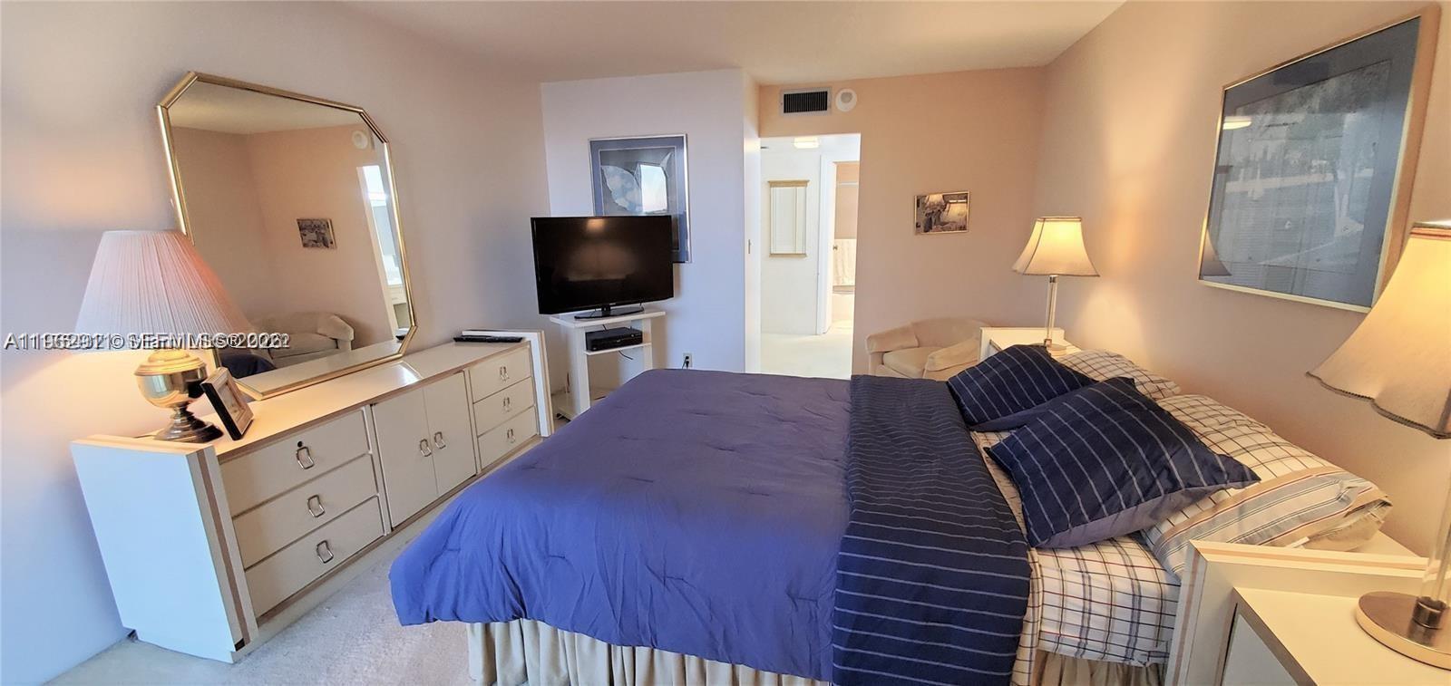 image Arlen House East12