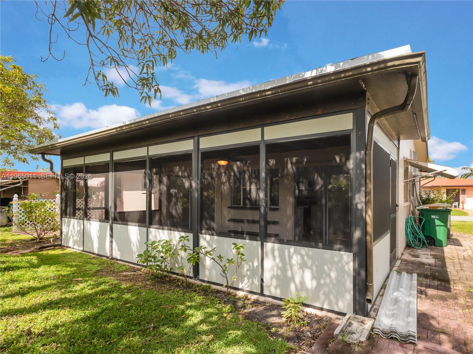 4938 NW 48th Ave Tamarac, FL 33319