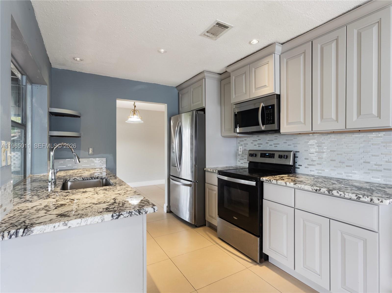 4938 NW 48th Ave Tamarac, FL 33319