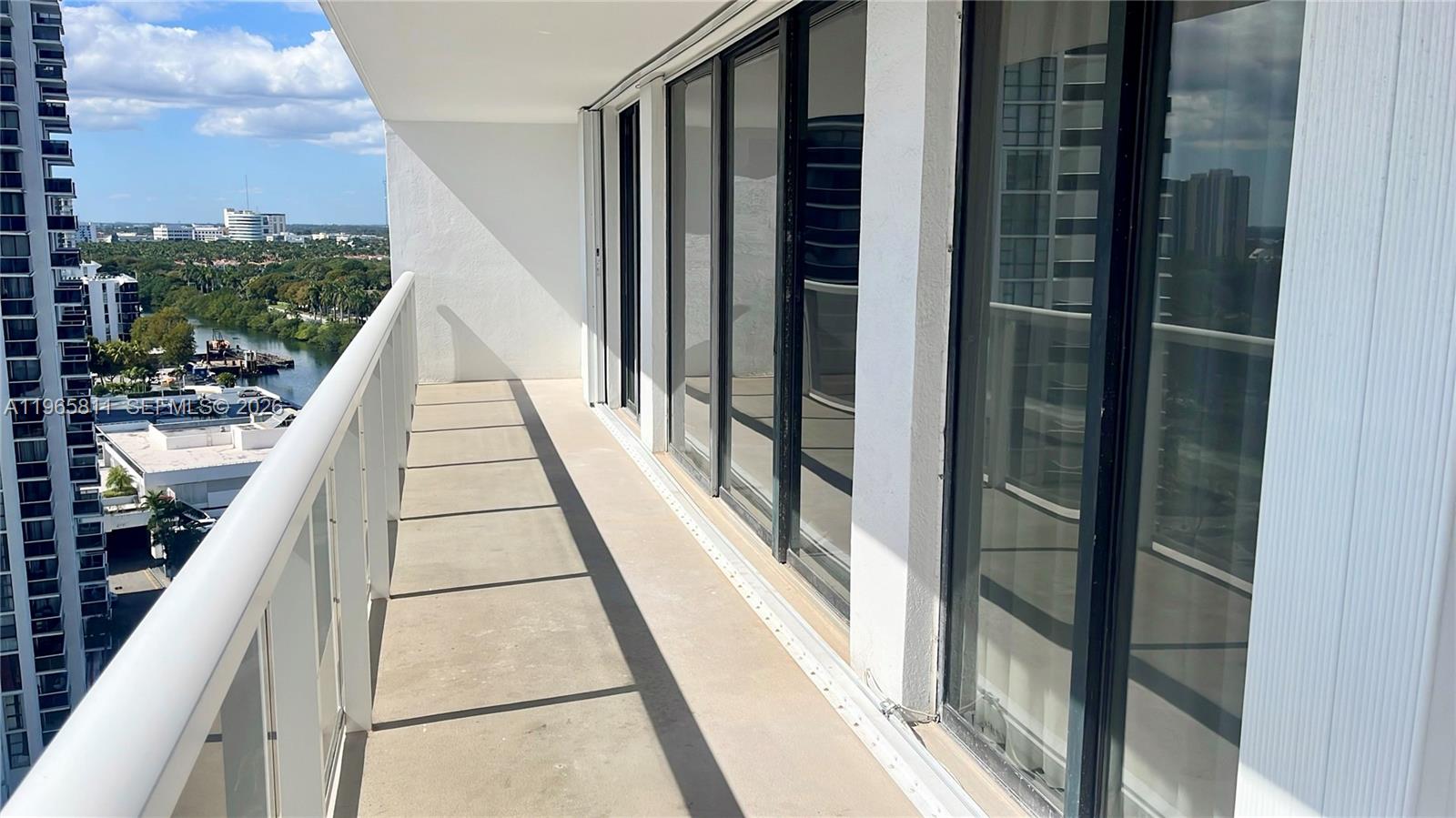 3701 N Country Clb Dr #1505 Aventura, FL 33180