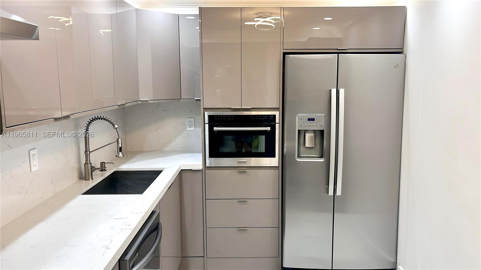 3701 N Country Clb Dr #1505 Aventura, FL 33180