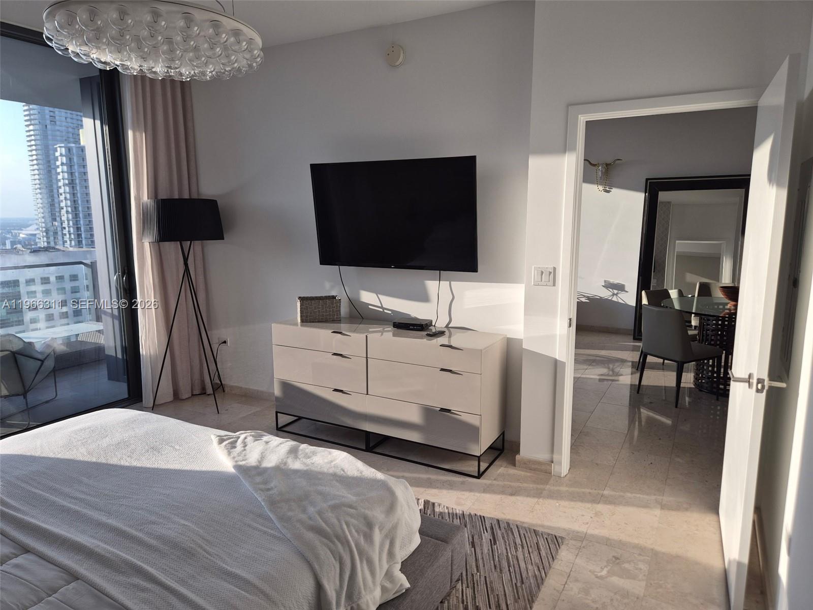 88 SW 7th St #3006 Miami, FL 33130