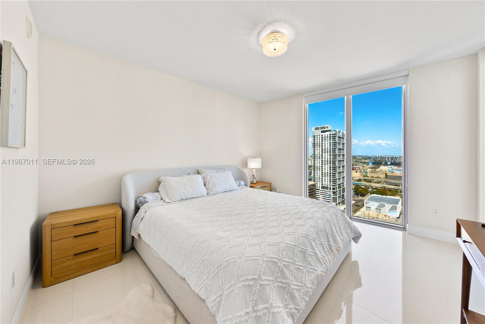 185 SW 7th St #2611 Miami, FL 33130