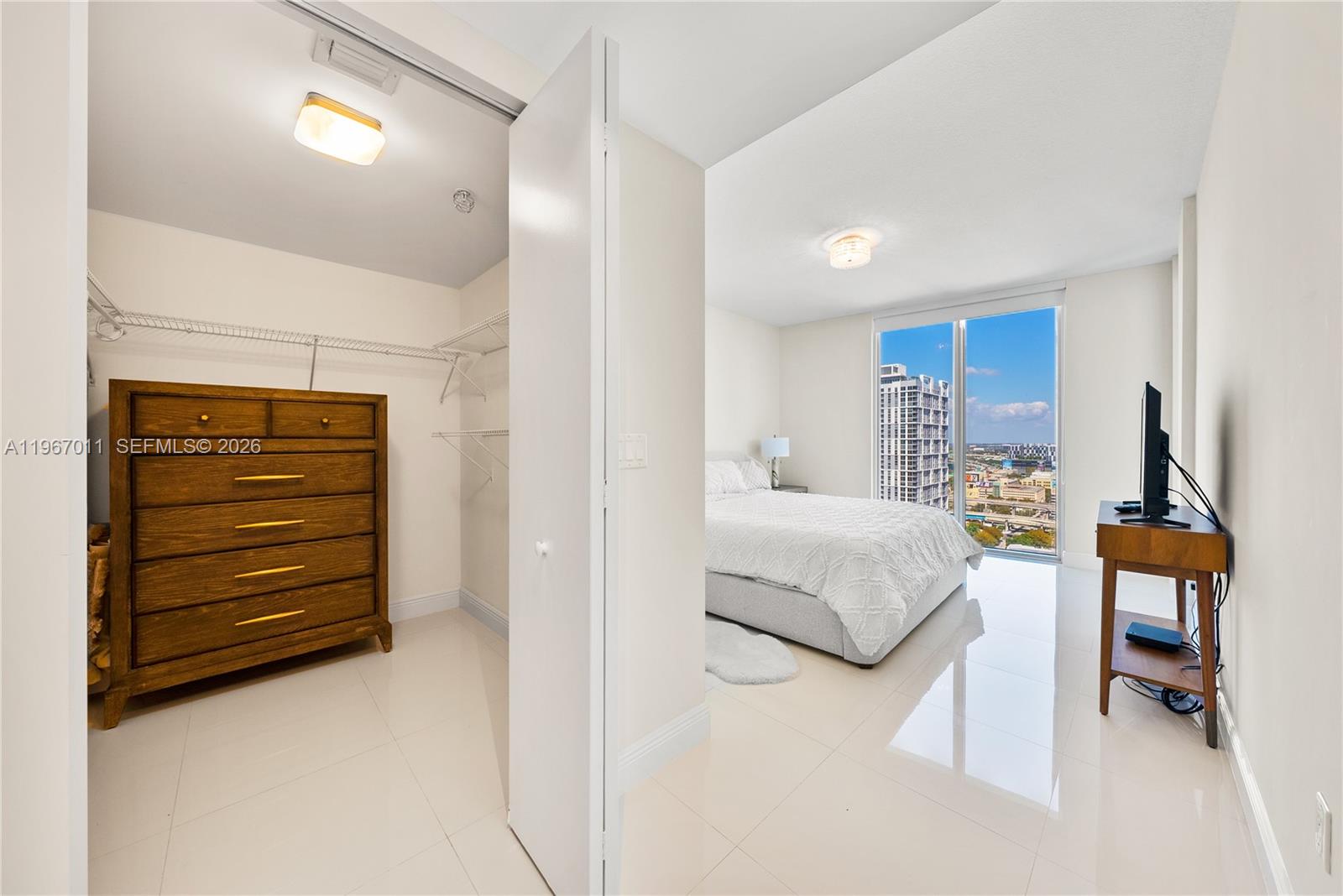 185 SW 7th St #2611 Miami, FL 33130