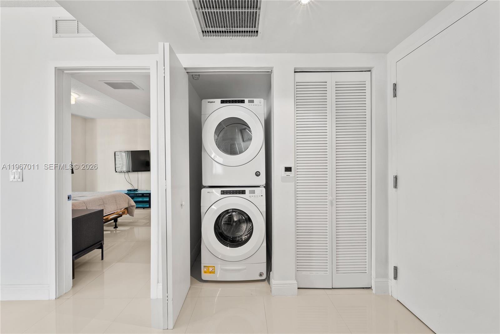 185 SW 7th St #2611 Miami, FL 33130