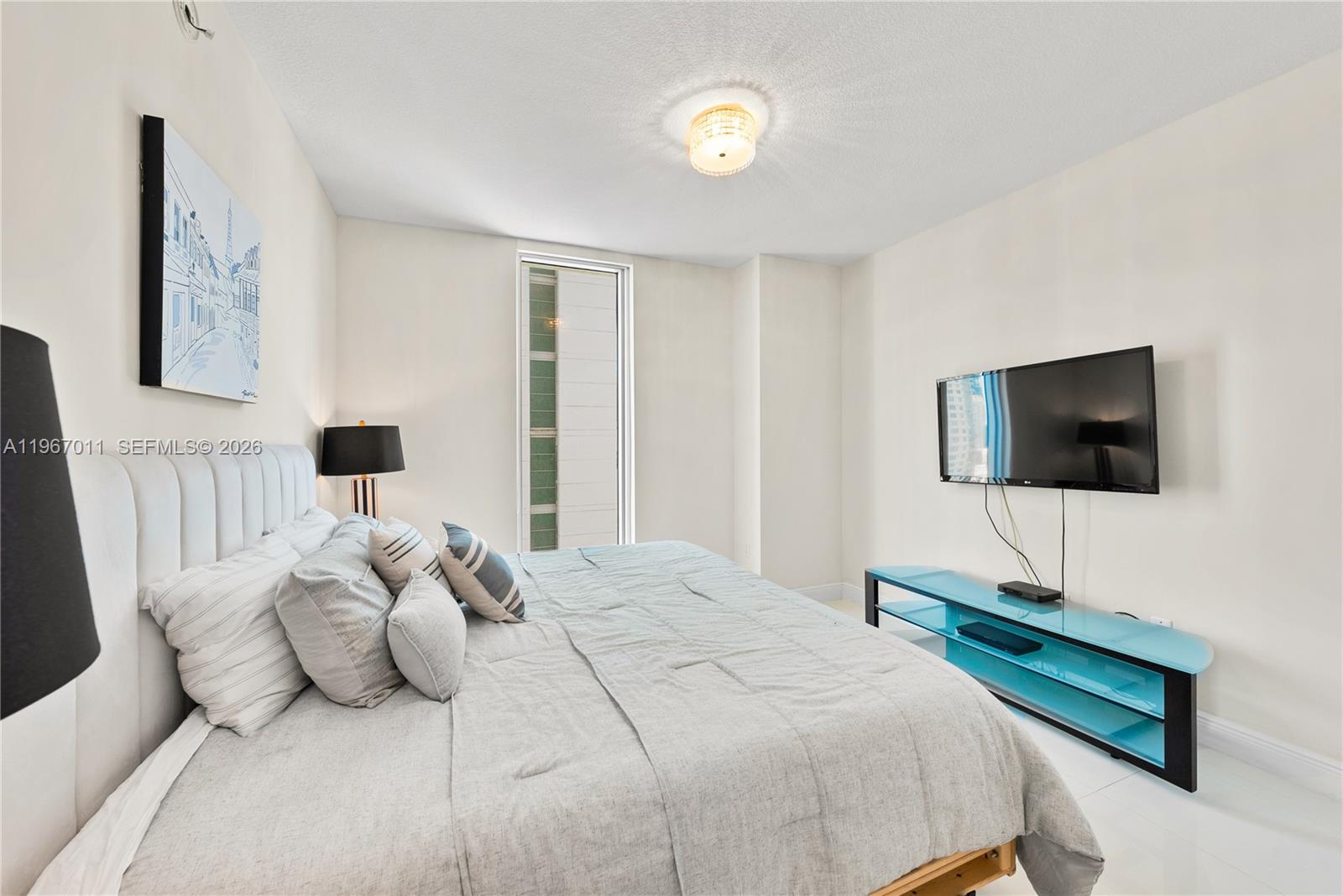 185 SW 7th St #2611 Miami, FL 33130