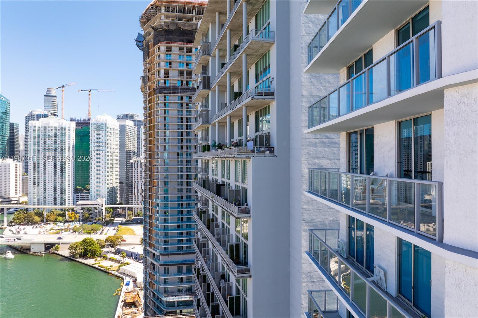 185 SW 7th St #2611 Miami, FL 33130