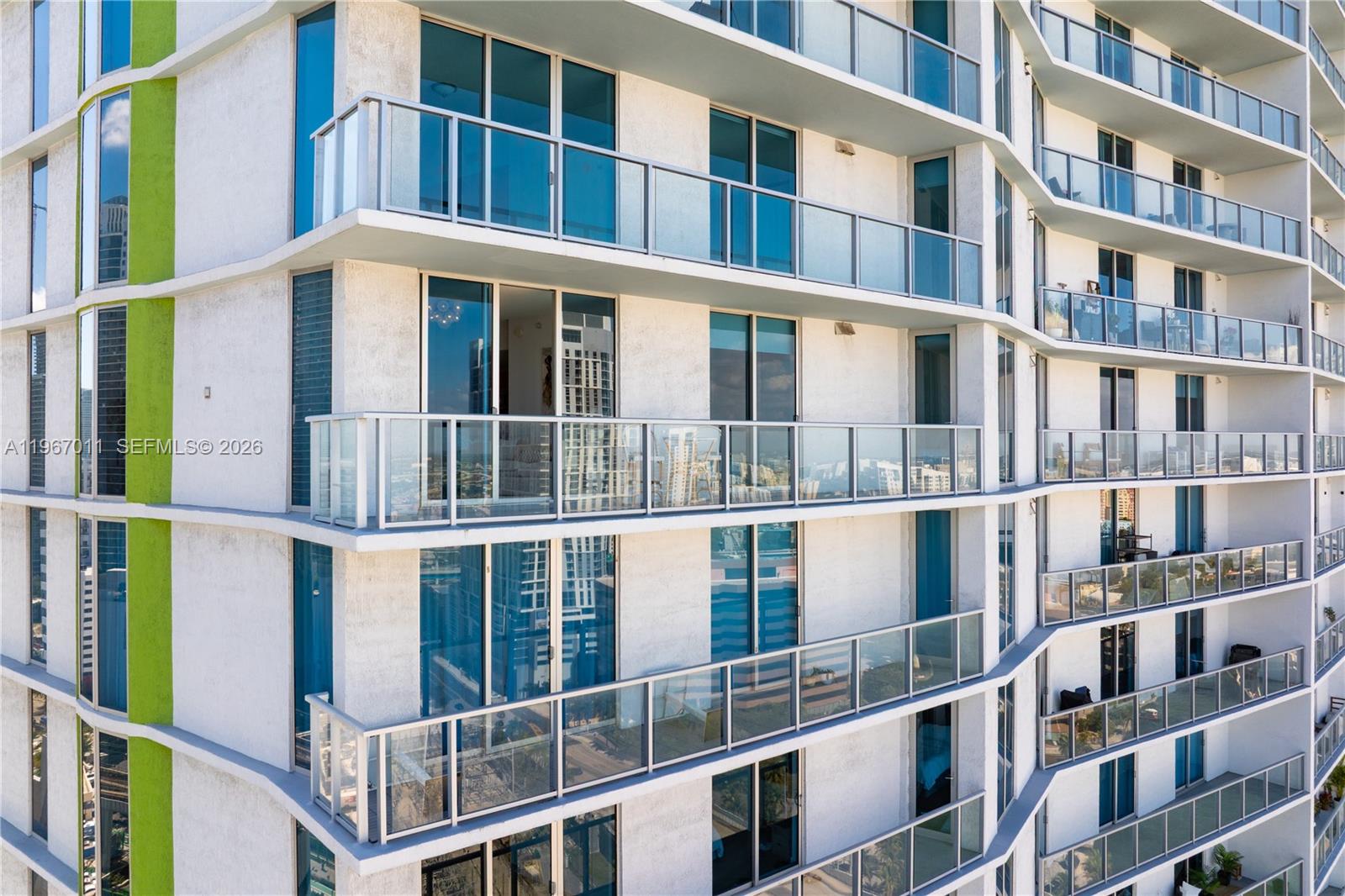 185 SW 7th St #2611 Miami, FL 33130