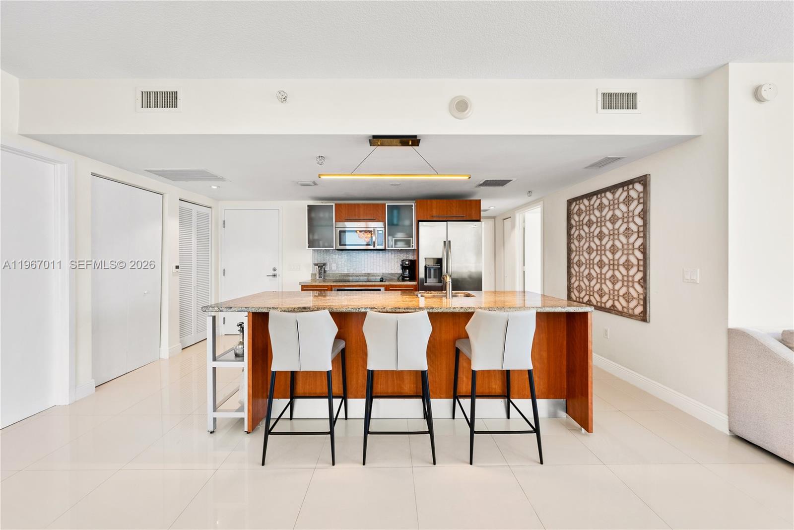 185 SW 7th St #2611 Miami, FL 33130