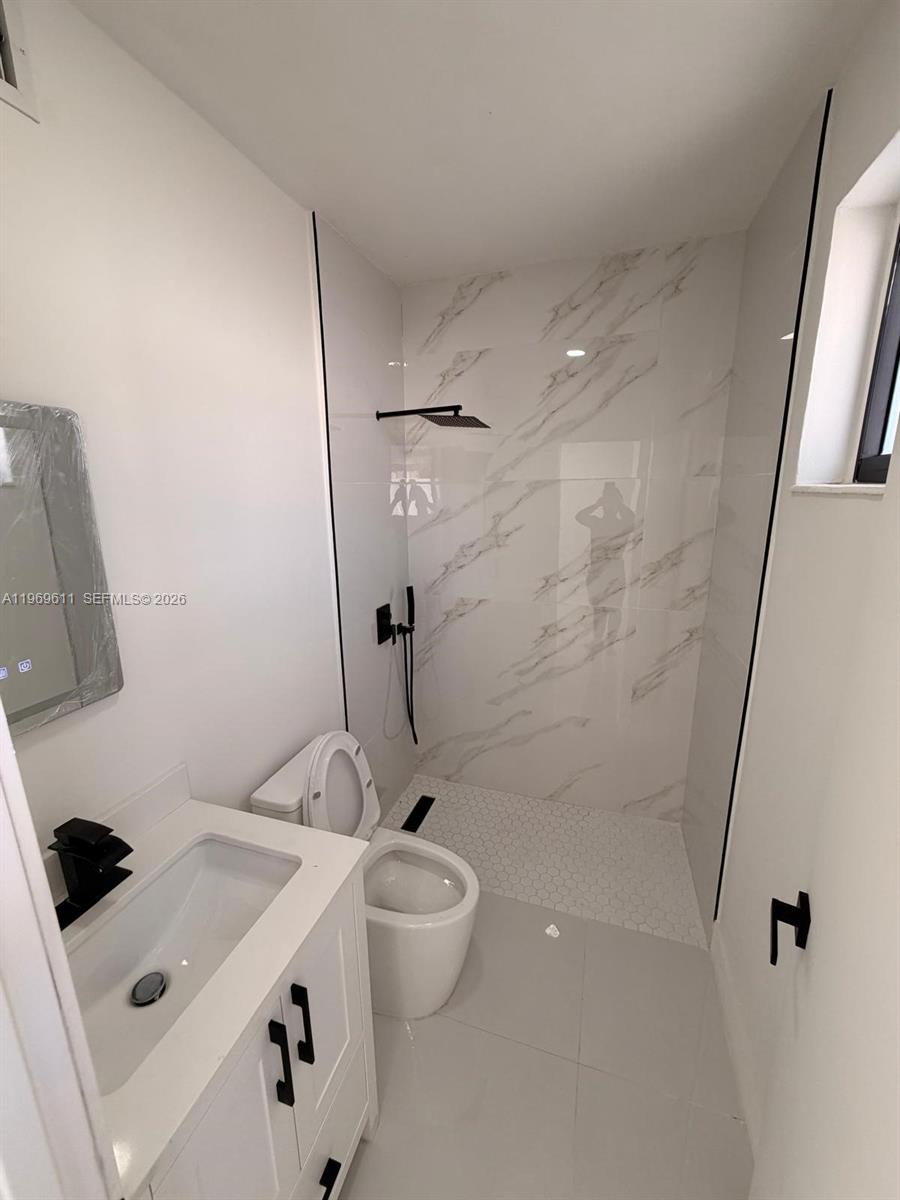 935 SW 72nd Ave Miami, FL 33144