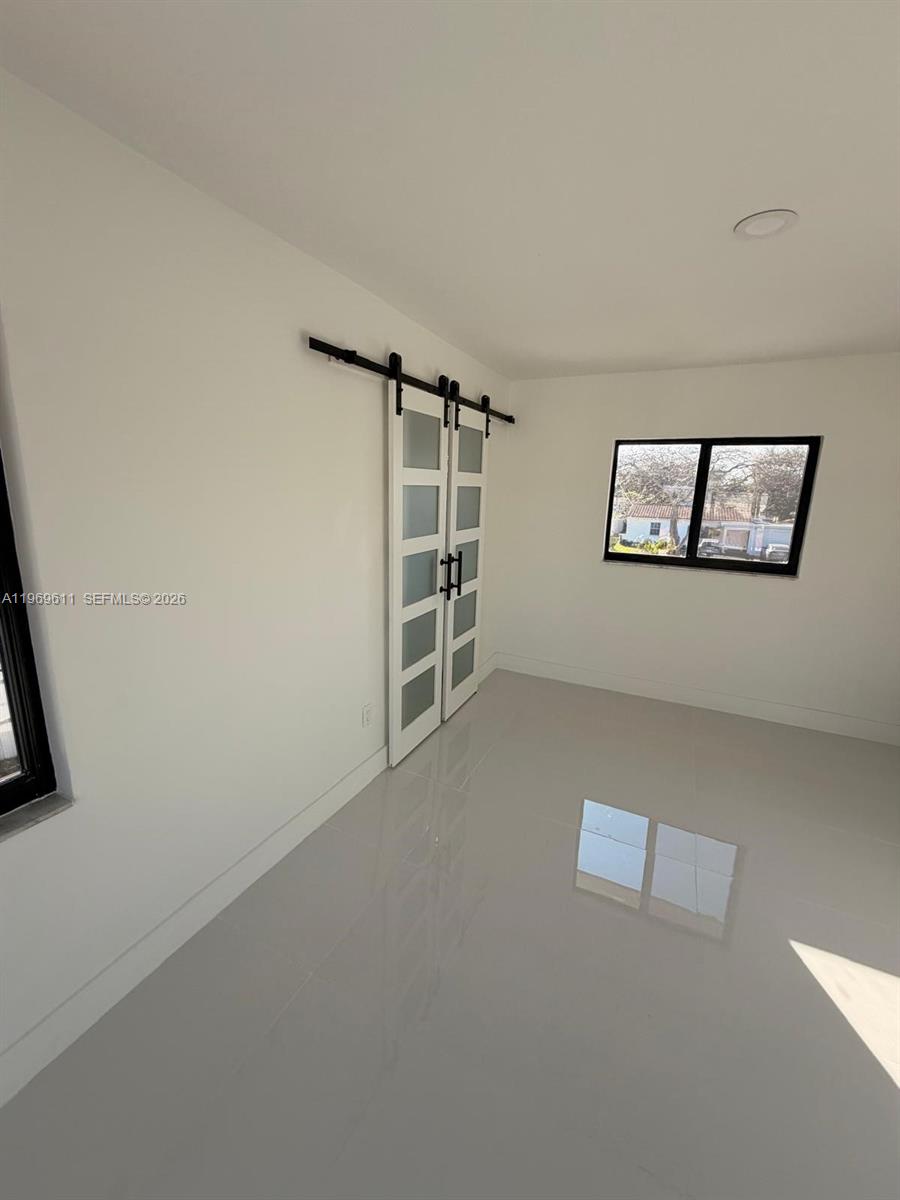 935 SW 72nd Ave Miami, FL 33144