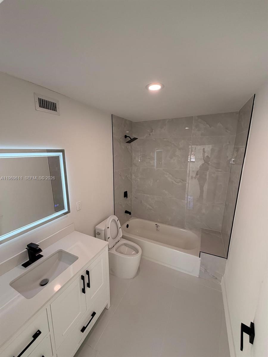 935 SW 72nd Ave Miami, FL 33144