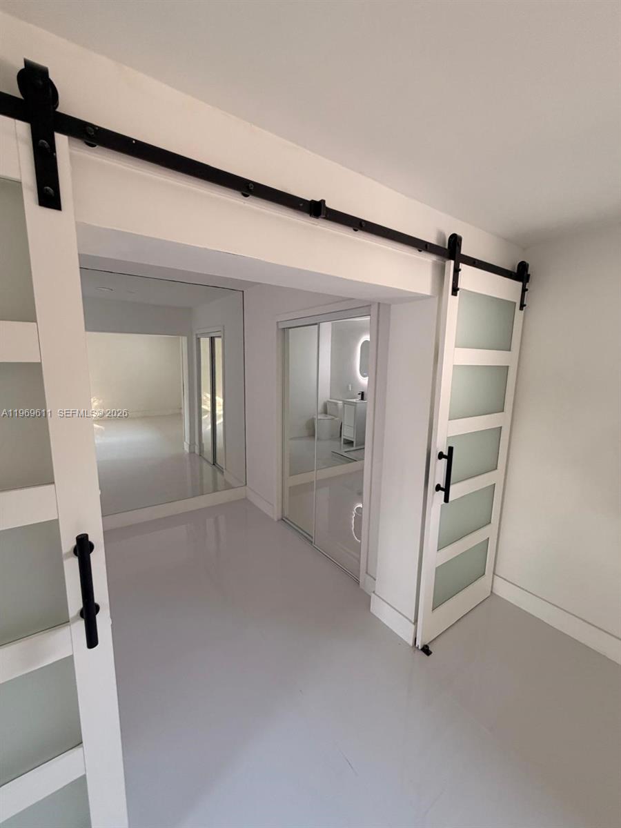 935 SW 72nd Ave Miami, FL 33144