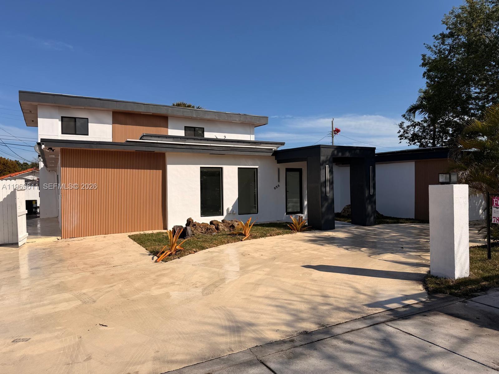 935 SW 72nd Ave Miami, FL 33144