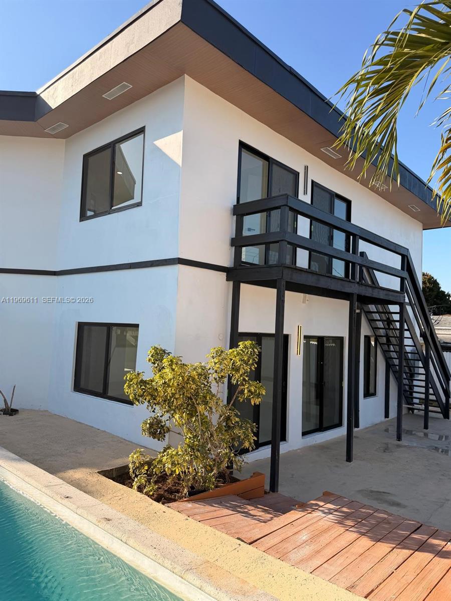 935 SW 72nd Ave Miami, FL 33144