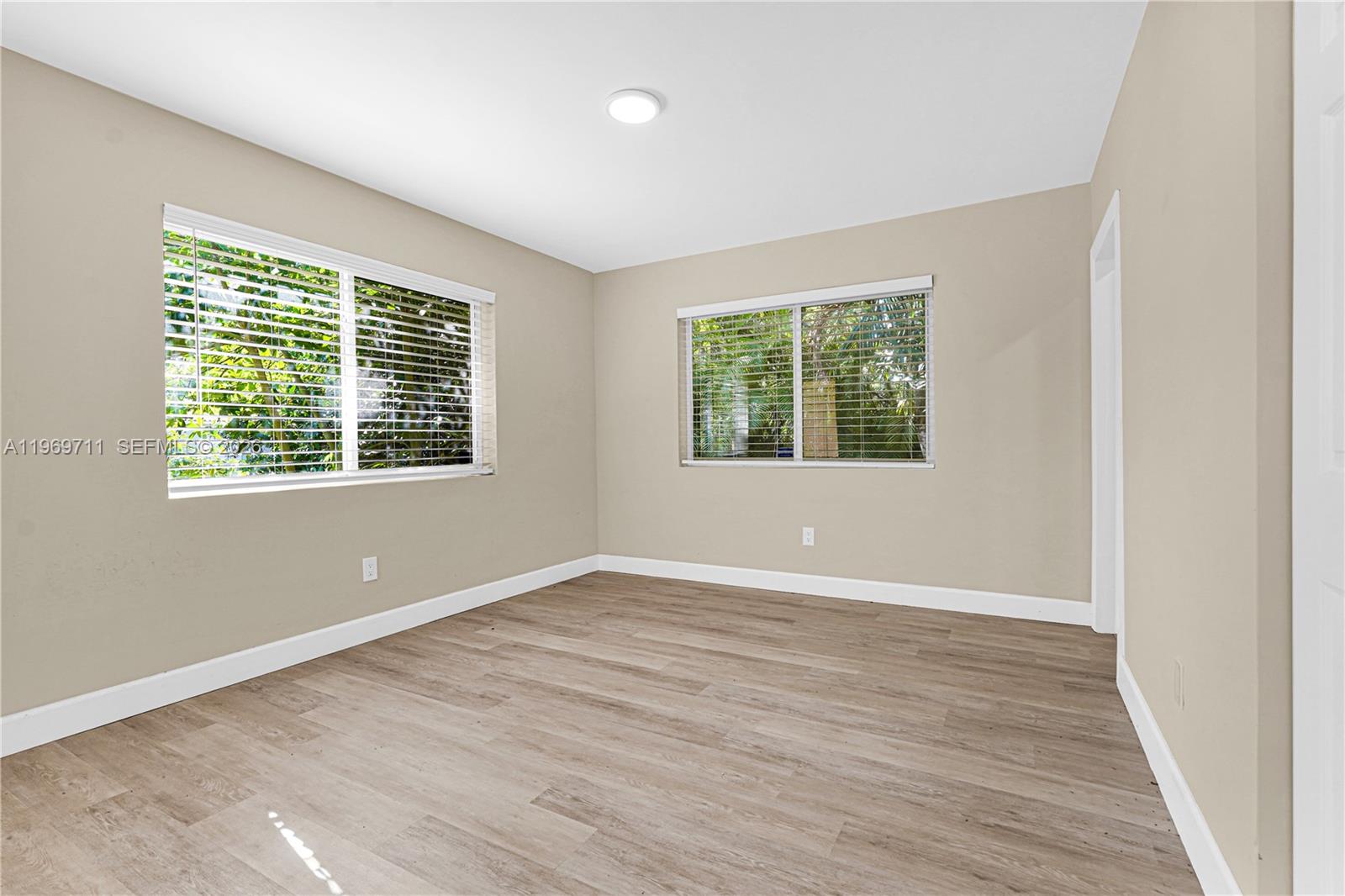 11919 NE 8th Ave Biscayne Park, FL 33161