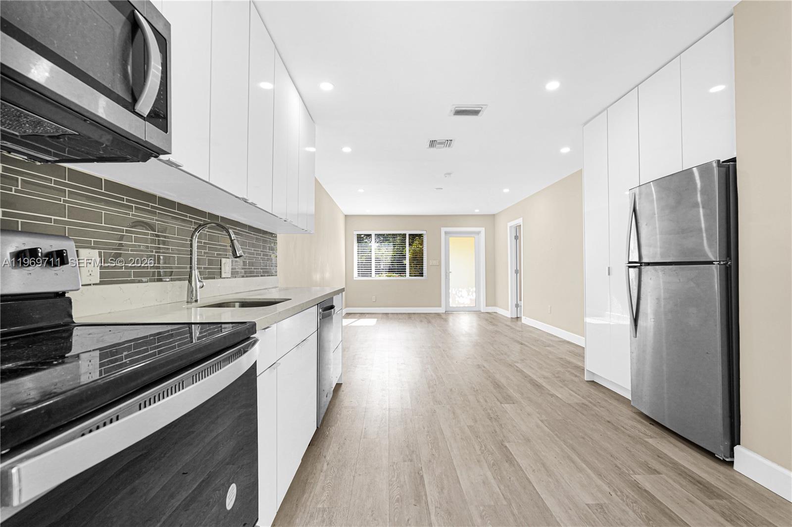 11919 NE 8th Ave Biscayne Park, FL 33161