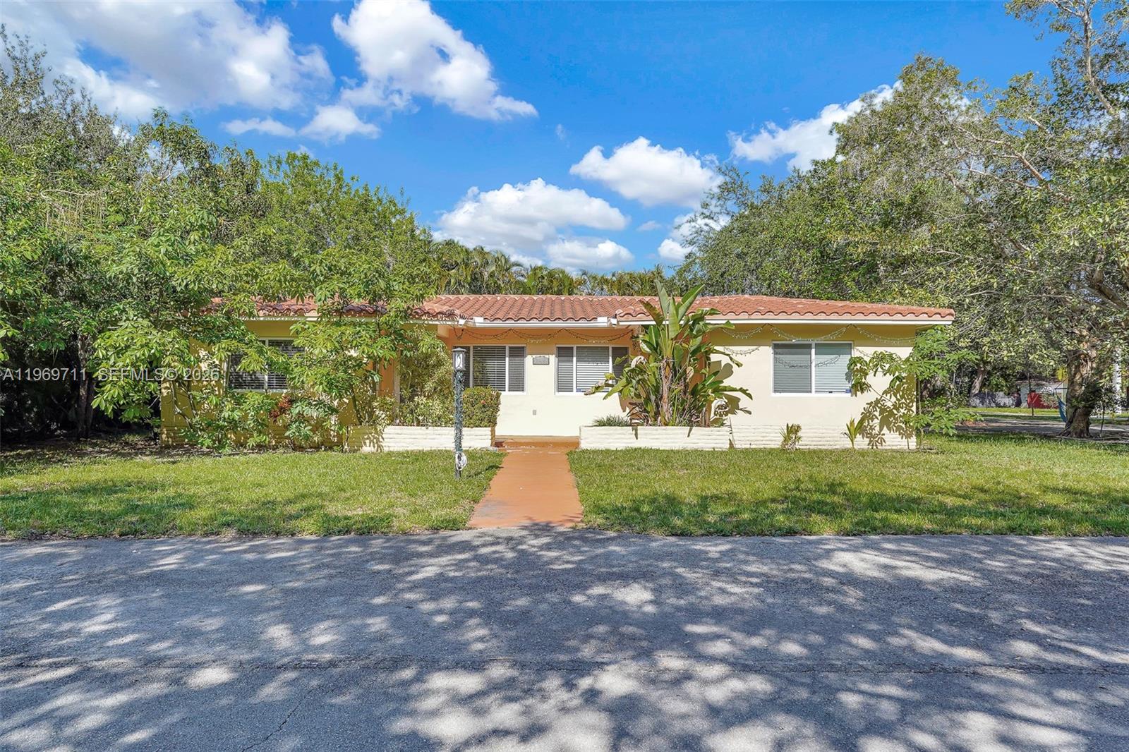 11919 NE 8th Ave Biscayne Park, FL 33161