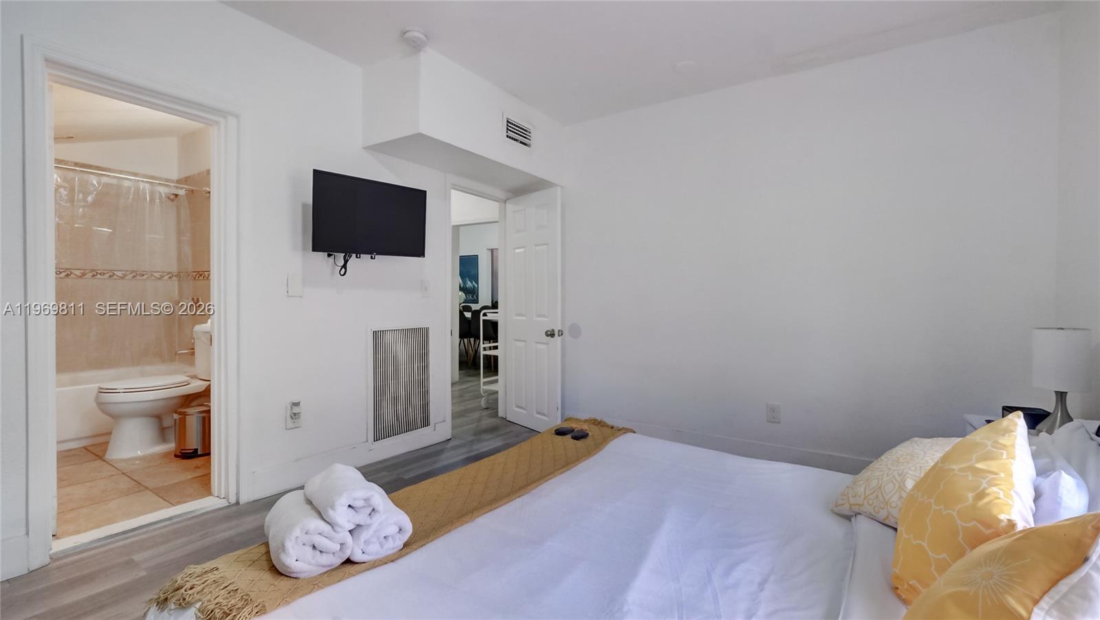 2142 NW 33rd St Miami, FL 33142