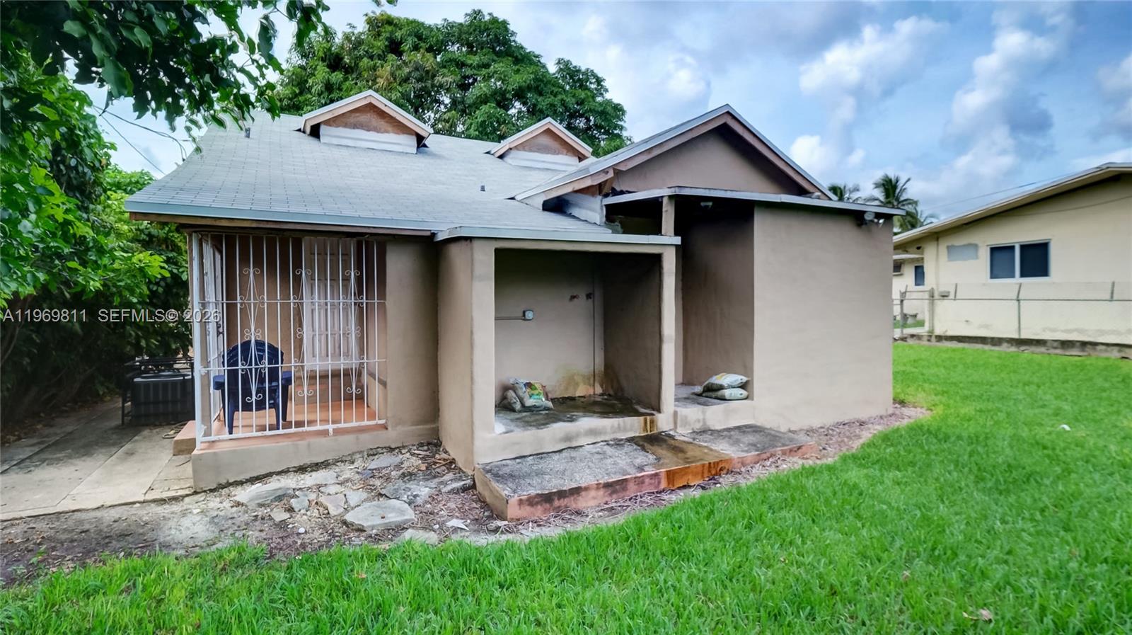 2142 NW 33rd St Miami, FL 33142