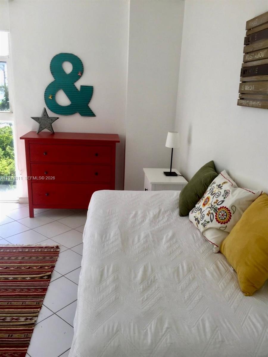 100 Bayview Dr #516 Sunny Isles Beach, FL 33160