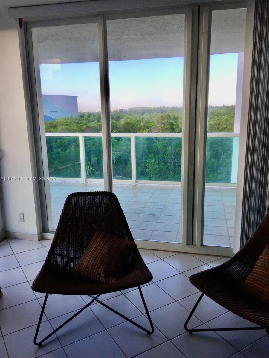 100 Bayview Dr #516 Sunny Isles Beach, FL 33160