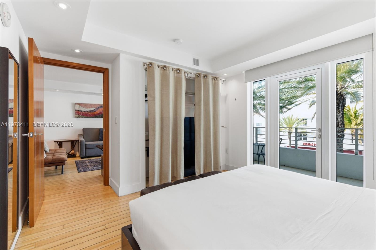 448 Ocean Dr #303 Miami Beach, FL 33139