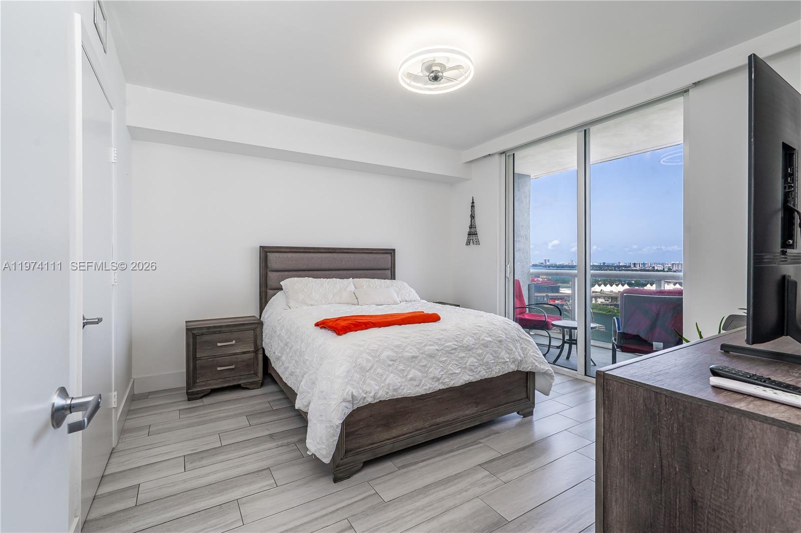 50 Biscayne Blvd #3106 Miami, FL 33132