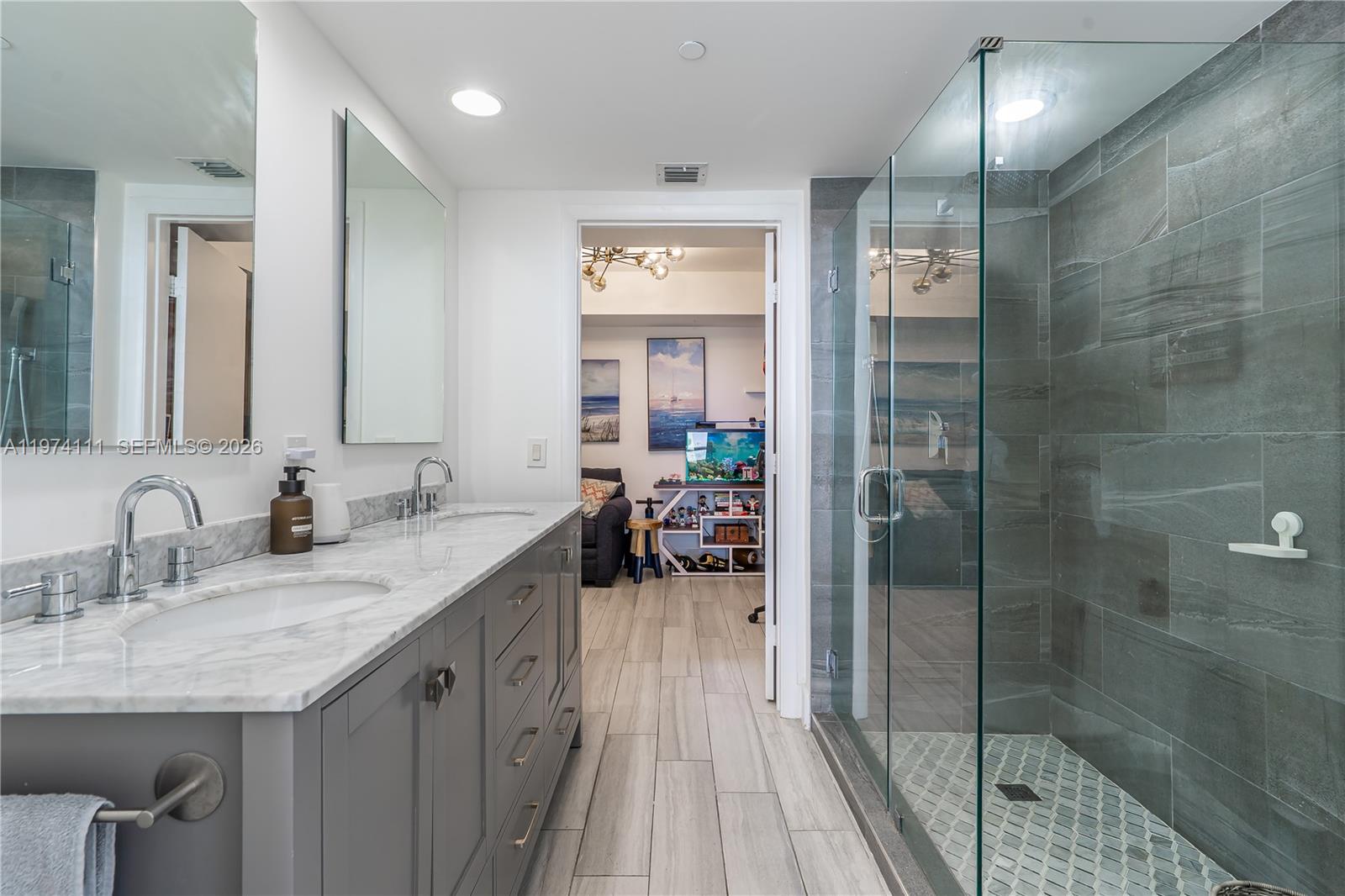 50 Biscayne Blvd #3106 Miami, FL 33132