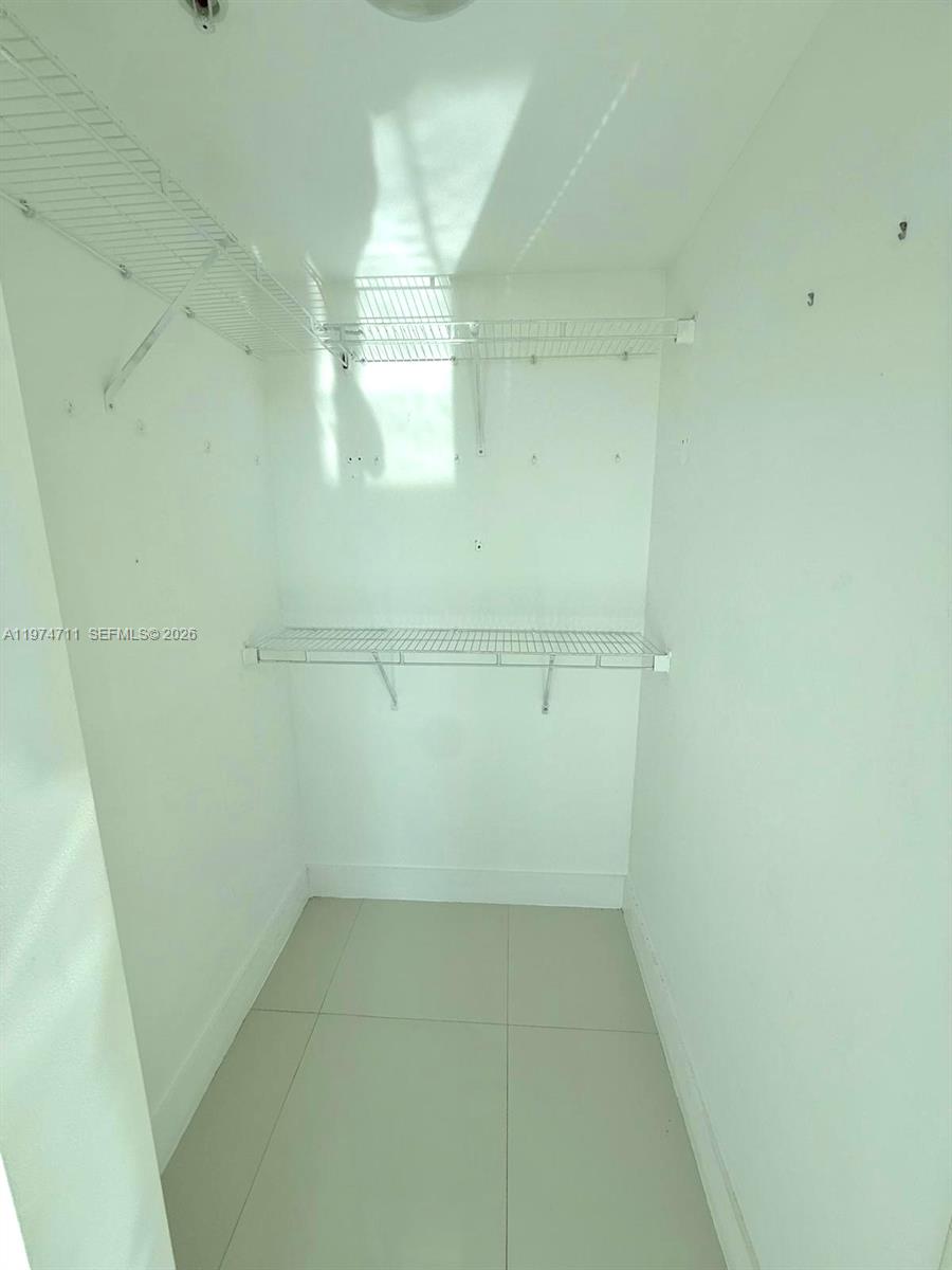 image Vizcayne North10