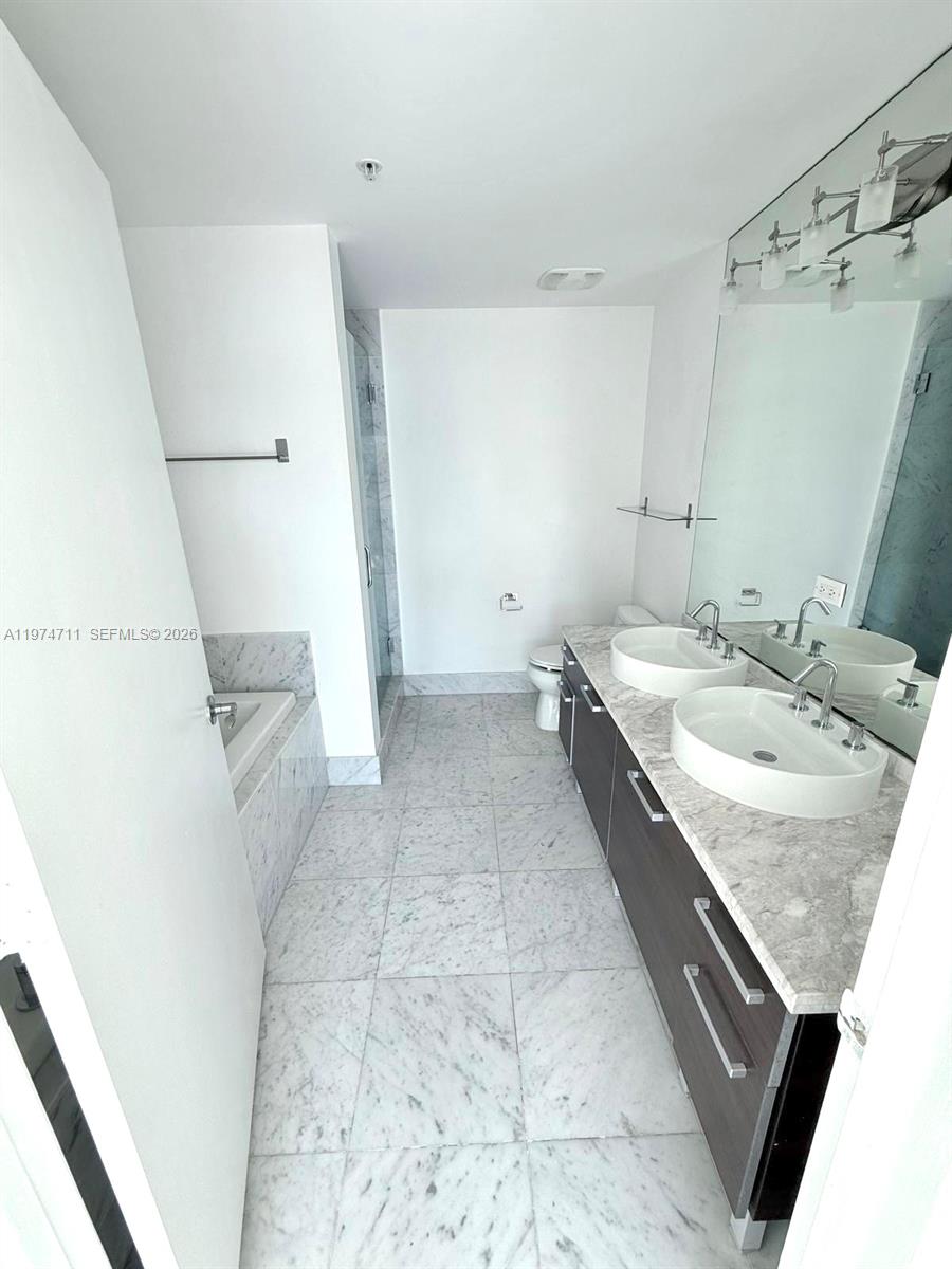 image Vizcayne North11