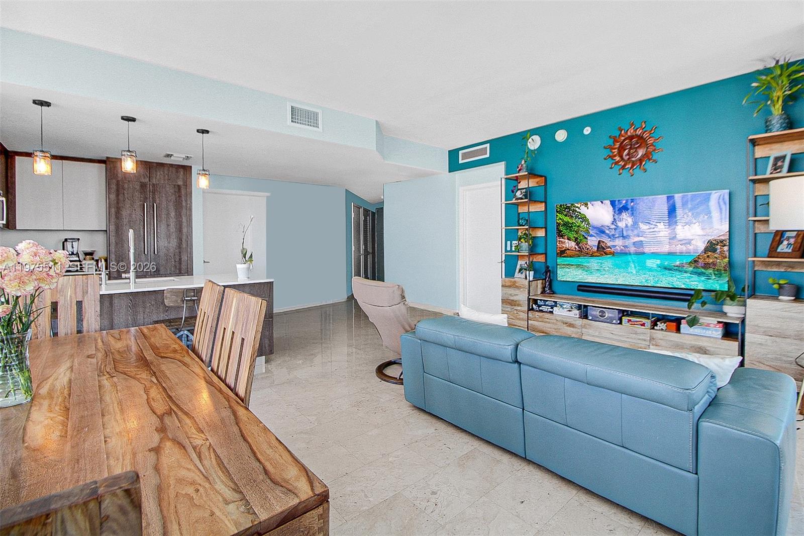 68 SE 6th St #2612 Miami, FL 33131