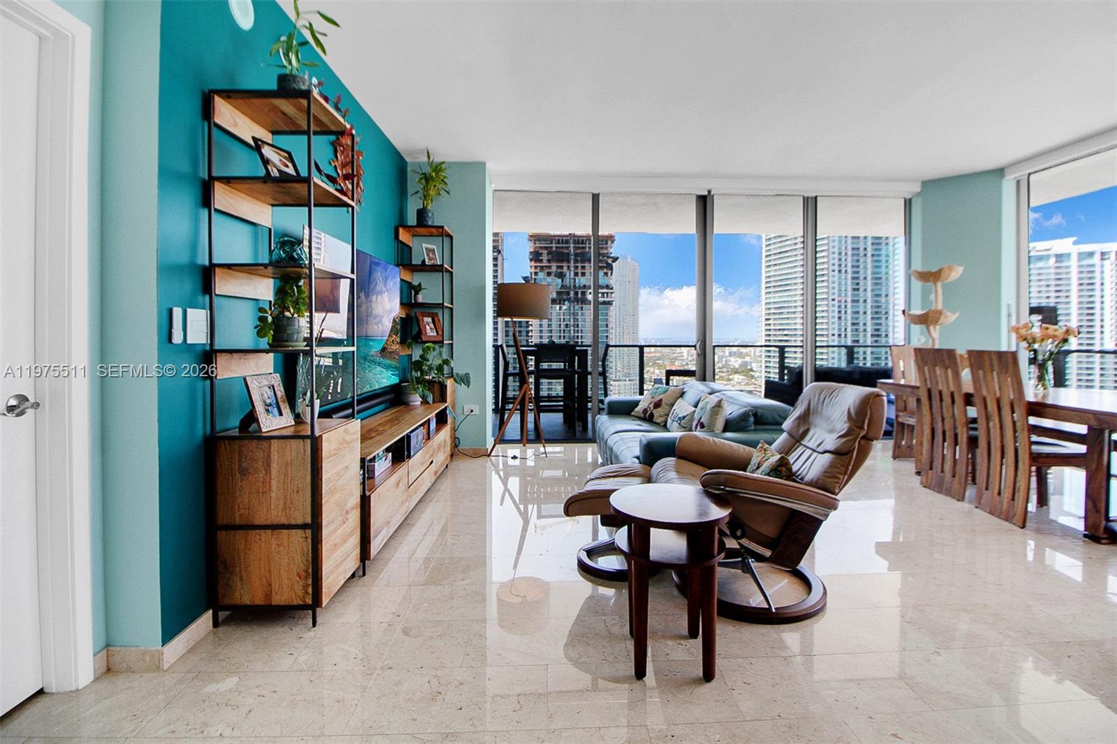 68 SE 6th St #2612 Miami, FL 33131