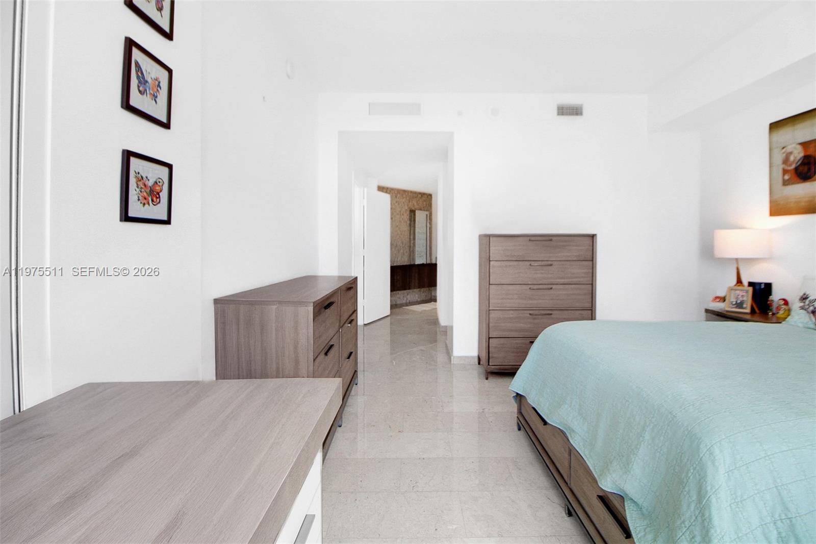 68 SE 6th St #2612 Miami, FL 33131