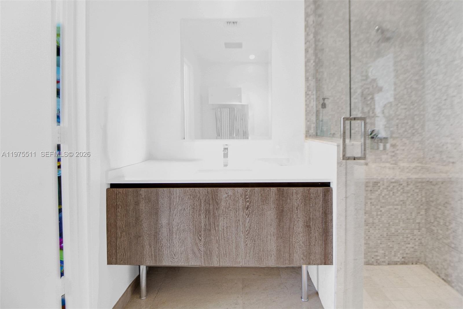 68 SE 6th St #2612 Miami, FL 33131