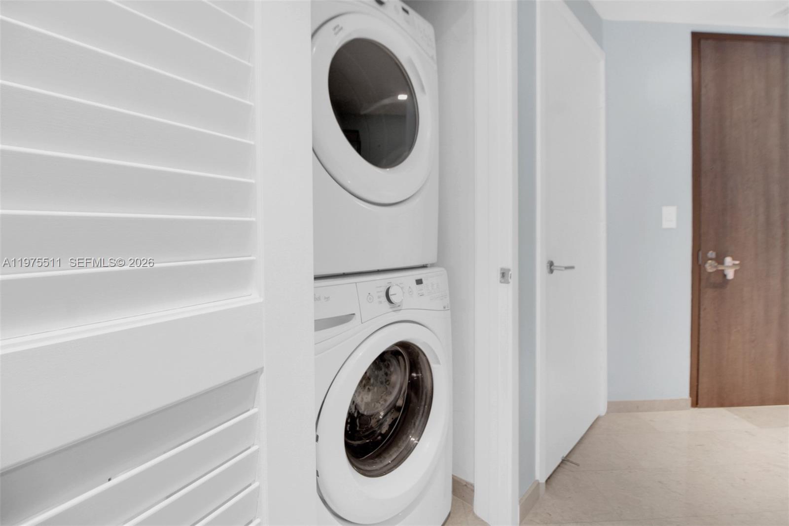 68 SE 6th St #2612 Miami, FL 33131