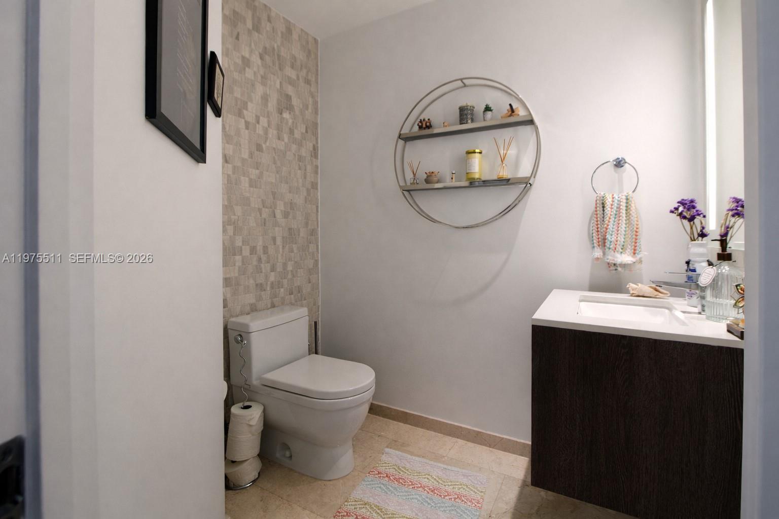 68 SE 6th St #2612 Miami, FL 33131