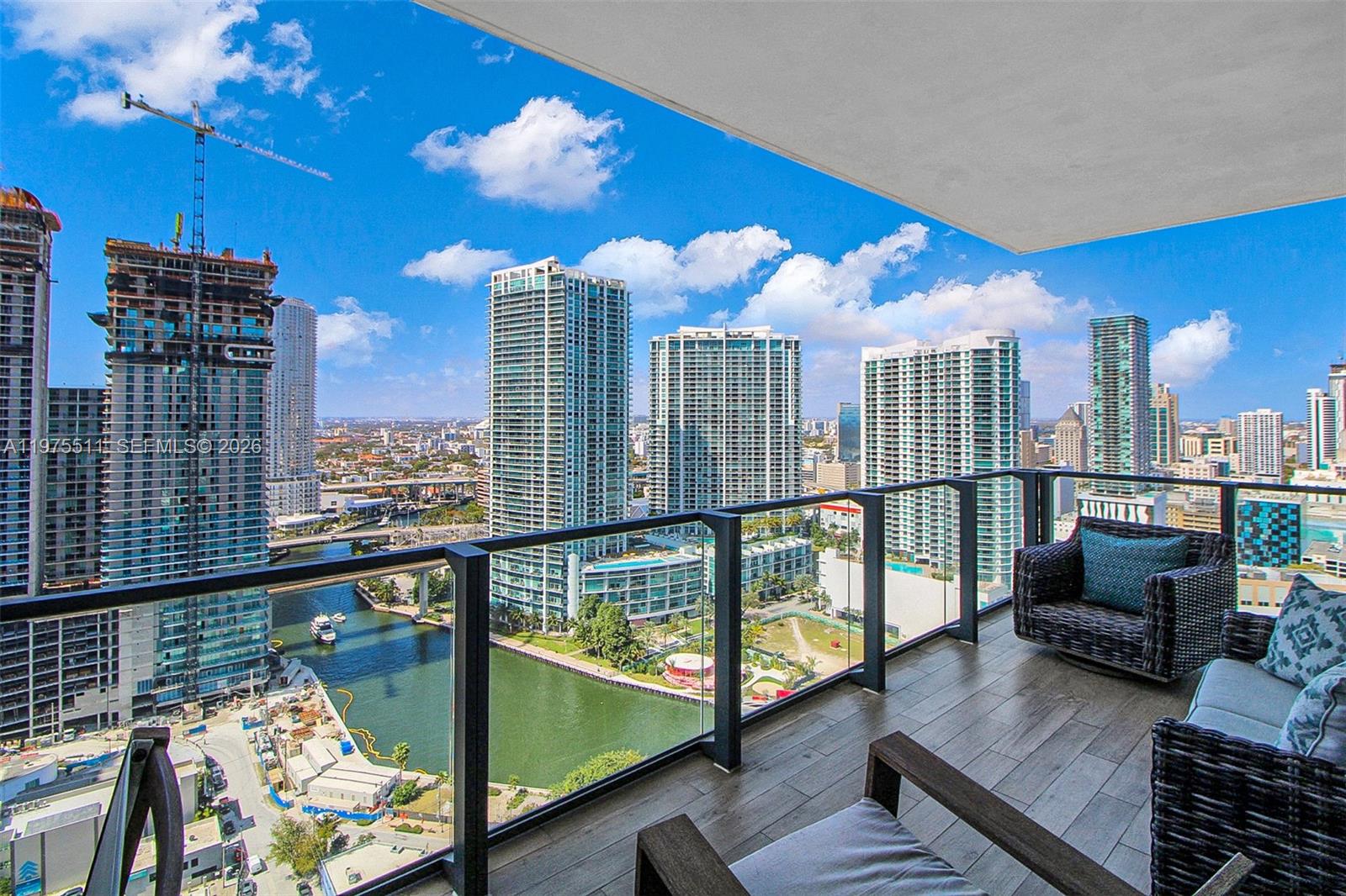 68 SE 6th St #2612 Miami, FL 33131